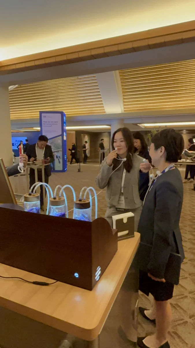 Guest using the O2genes Oxygen Bar at a corporate event