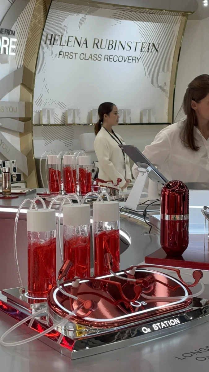 Lancôme O2 Station in the foreground of an event counter