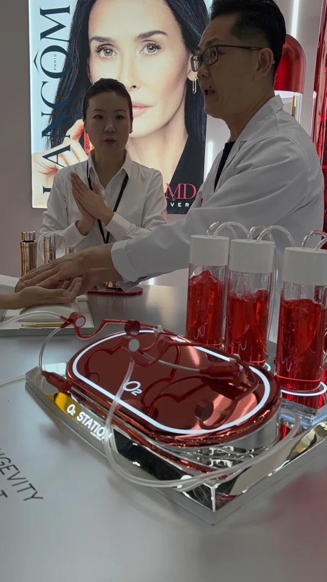Lancôme O2 Station guided guest demonstration