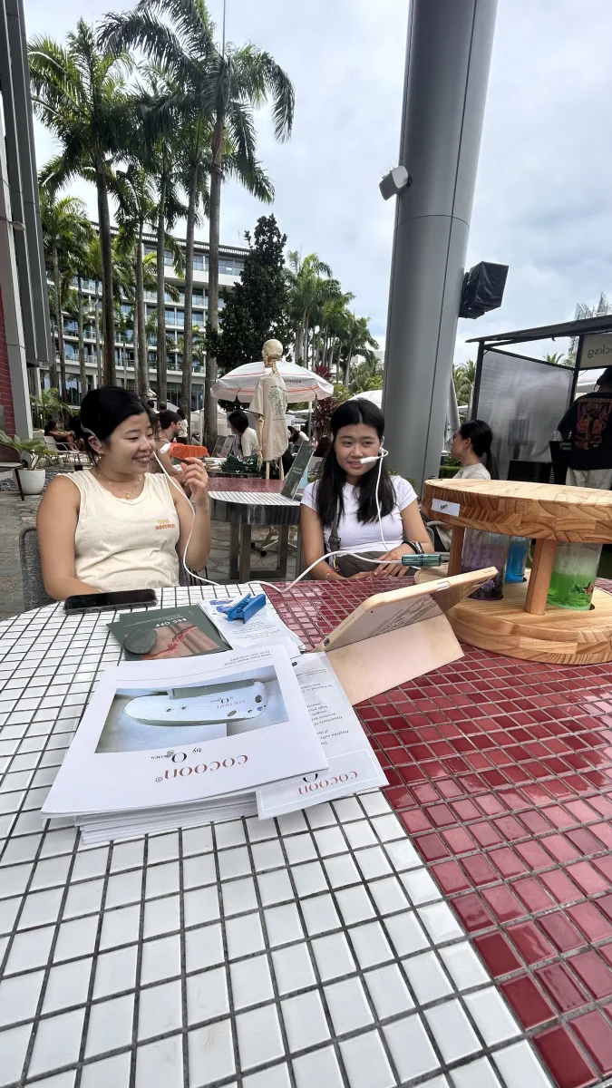 Guests trying an O2genes Oxygen Bar outdoors
